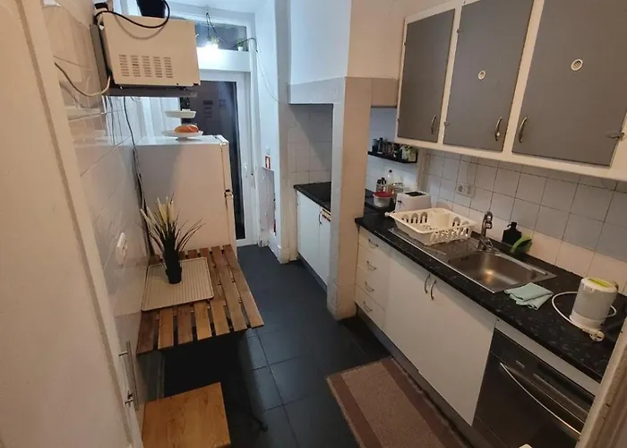 Δωμάτια σε οικογενειακή κατοικία Yes Bankbad