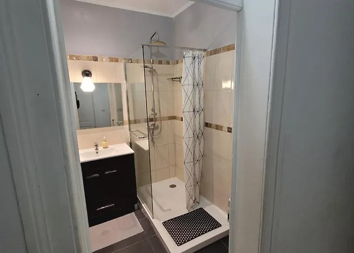 Δωμάτια σε οικογενειακή κατοικία Yes Bankbad *