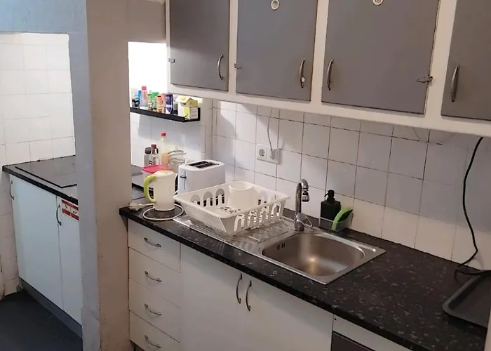 Δωμάτια σε οικογενειακή κατοικία Yes Bankbad